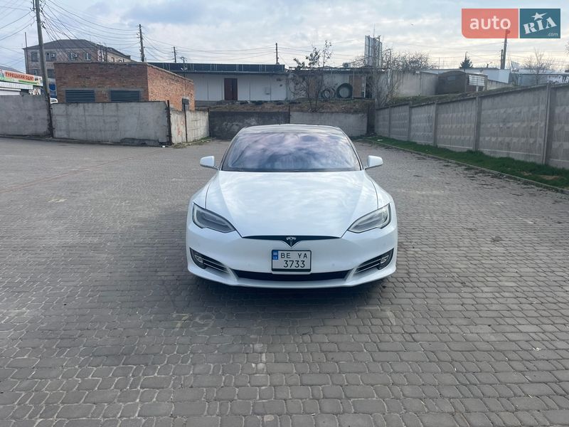 Лифтбек Tesla Model S 2019 в Первомайске