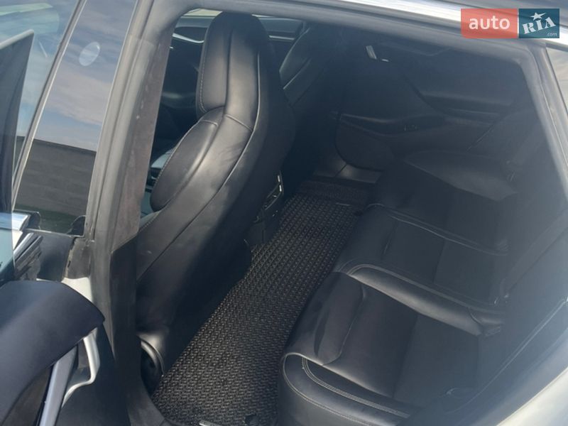 Ліфтбек Tesla Model S 2019 в Первомайську