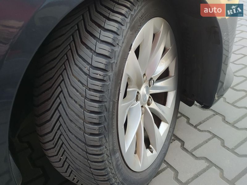 Ліфтбек Tesla Model S 2016 в Чернівцях фото 16 Ліфтбек Tesla Model S 2016 в Чернівцях