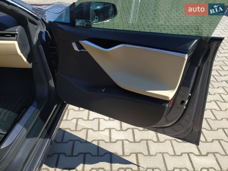 Ліфтбек Tesla Model S 2016 в Чернівцях фото 21 Ліфтбек Tesla Model S 2016 в Чернівцях