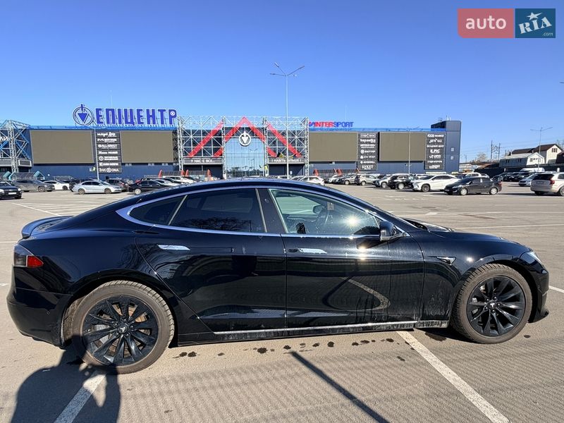 Лифтбек Tesla Model S 2019 в Киеве