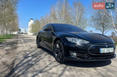 Ліфтбек Tesla Model S 2014 в Дніпрі фото 3 Ліфтбек Tesla Model S 2014 в Дніпрі
