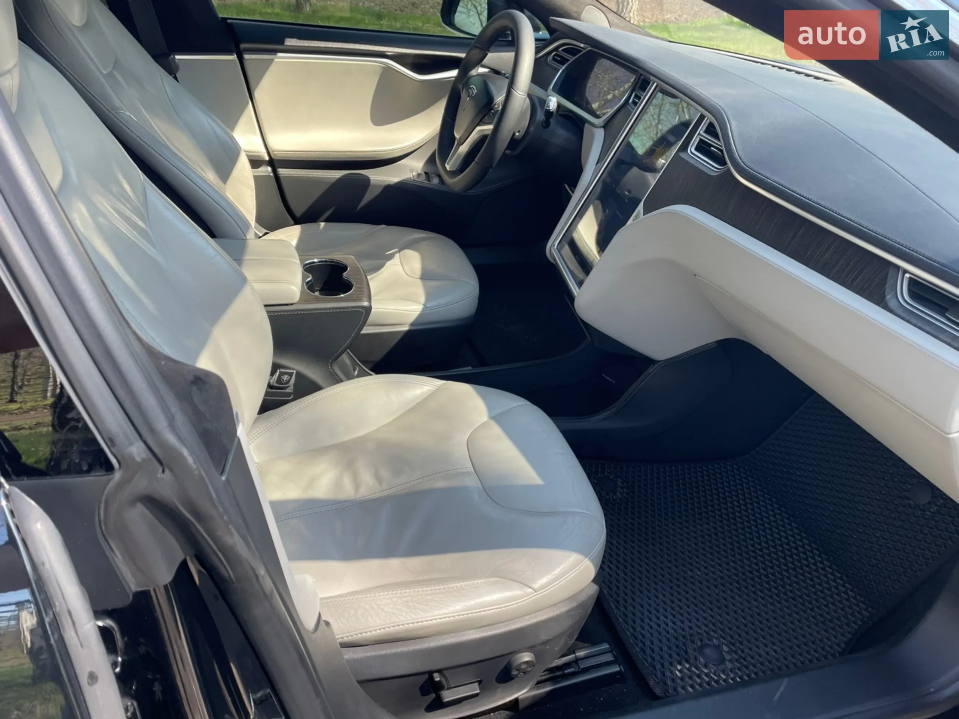2014 Tesla Model S - мініатюра 12