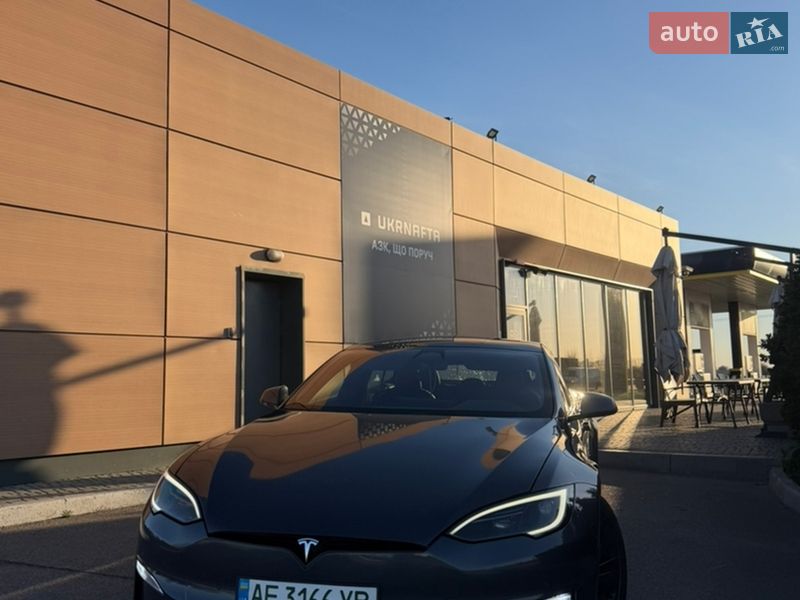 Tesla Model S 2023