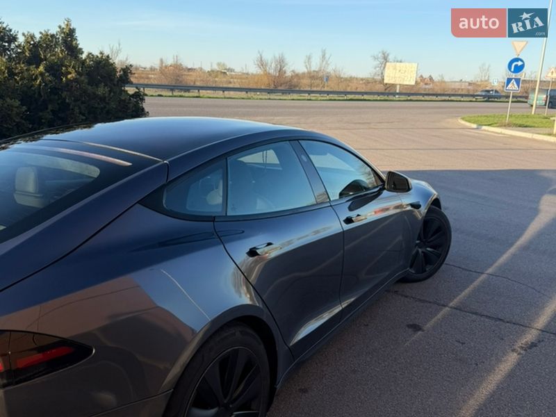 Ліфтбек Tesla Model S 2023 в Дніпрі фото 4 Ліфтбек Tesla Model S 2023 в Дніпрі