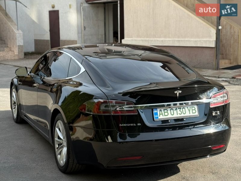 Ліфтбек Tesla Model S 2017 в Вінниці фото 4 Ліфтбек Tesla Model S 2017 в Вінниці