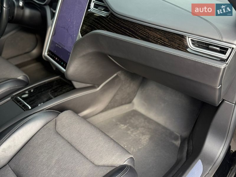 Ліфтбек Tesla Model S 2017 в Вінниці фото 9 Ліфтбек Tesla Model S 2017 в Вінниці