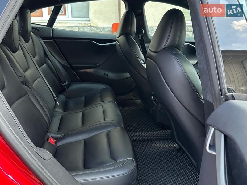 Ліфтбек Tesla Model S 2020 в Львові