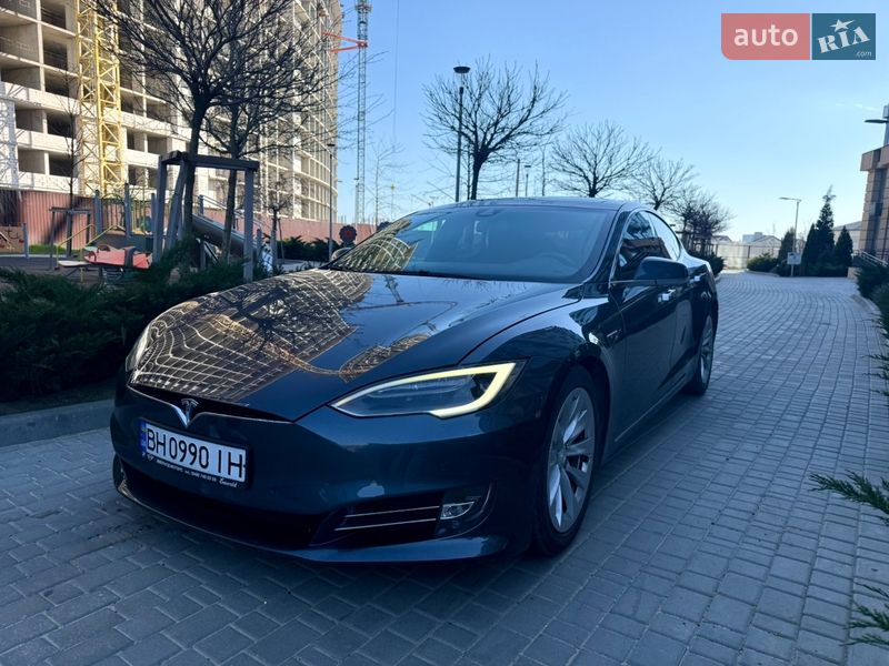 Лифтбек Tesla Model S 2016 в Одессе