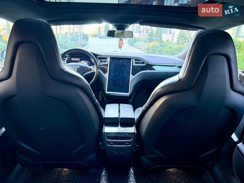 Лифтбек Tesla Model S 2016 в Одессе