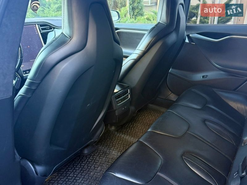 Лифтбек Tesla Model S 2016 в Одессе