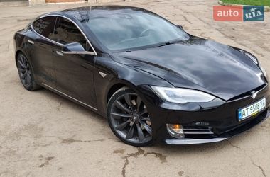 Лифтбек Tesla Model S 2016 в Ивано-Франковске