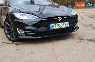 Лифтбек Tesla Model S 2016 в Ивано-Франковске