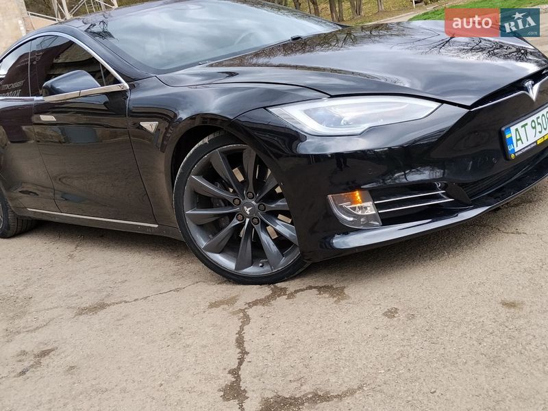 Tesla Model S 2016