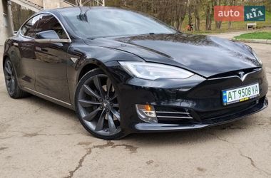 Лифтбек Tesla Model S 2016 в Ивано-Франковске