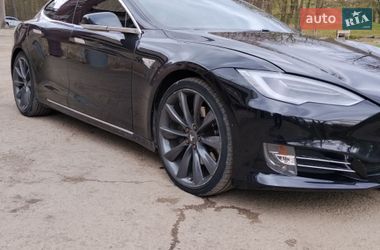 Лифтбек Tesla Model S 2016 в Ивано-Франковске
