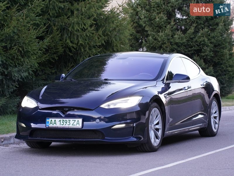 Ліфтбек Tesla Model S 2014 в Києві