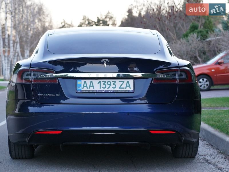 Ліфтбек Tesla Model S 2014 в Києві