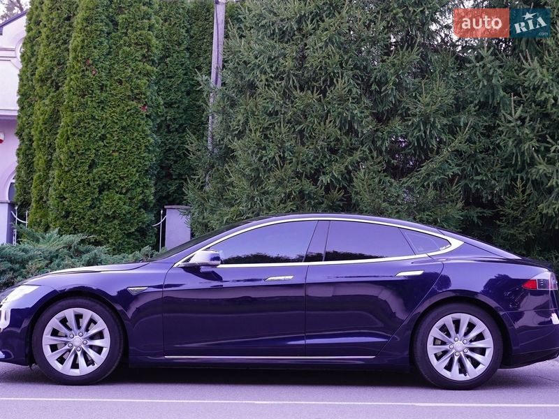 Ліфтбек Tesla Model S 2014 в Києві