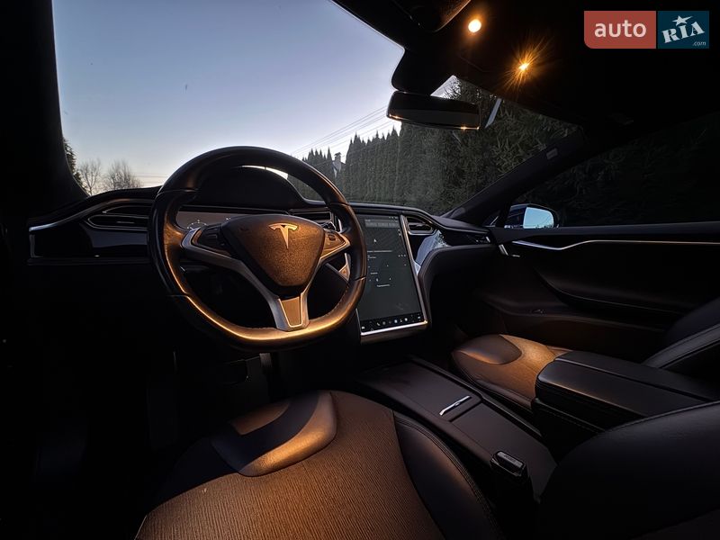 Ліфтбек Tesla Model S 2014 в Києві