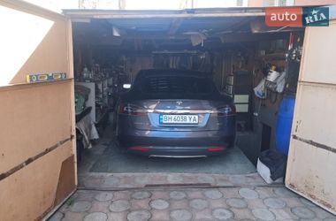 Лифтбек Tesla Model S 2015 в Одессе