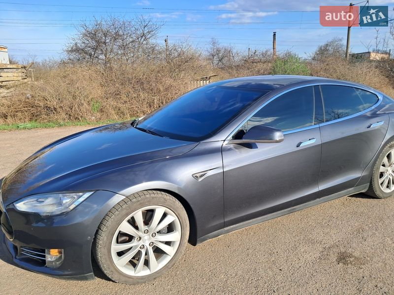 Лифтбек Tesla Model S 2015 в Одессе