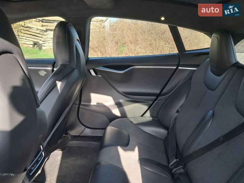 Лифтбек Tesla Model S 2015 в Одессе