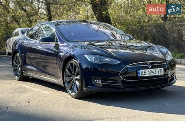 Ліфтбек Tesla Model S 2013 в Дніпрі