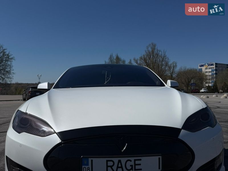 Tesla Model S 2015 Tesla Model S 2015