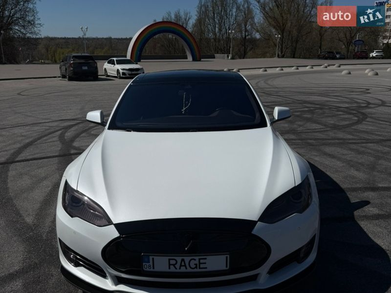 Лифтбек Tesla Model S 2015 в Запорожье фото 3 Лифтбек Tesla Model S 2015 в Запорожье