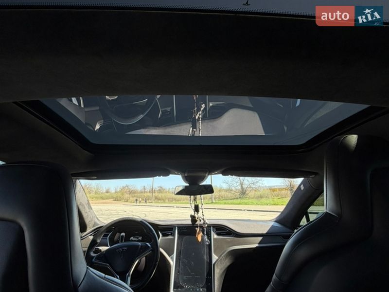 Лифтбек Tesla Model S 2015 в Запорожье фото 11 Лифтбек Tesla Model S 2015 в Запорожье