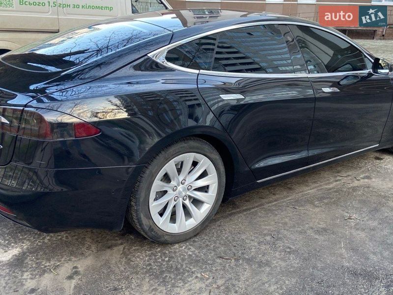 Ліфтбек Tesla Model S 2018 в Харкові фото 3 Ліфтбек Tesla Model S 2018 в Харкові
