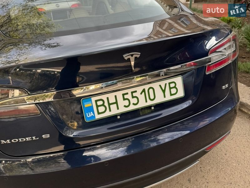 Ліфтбек Tesla Model S 2013 в Одесі