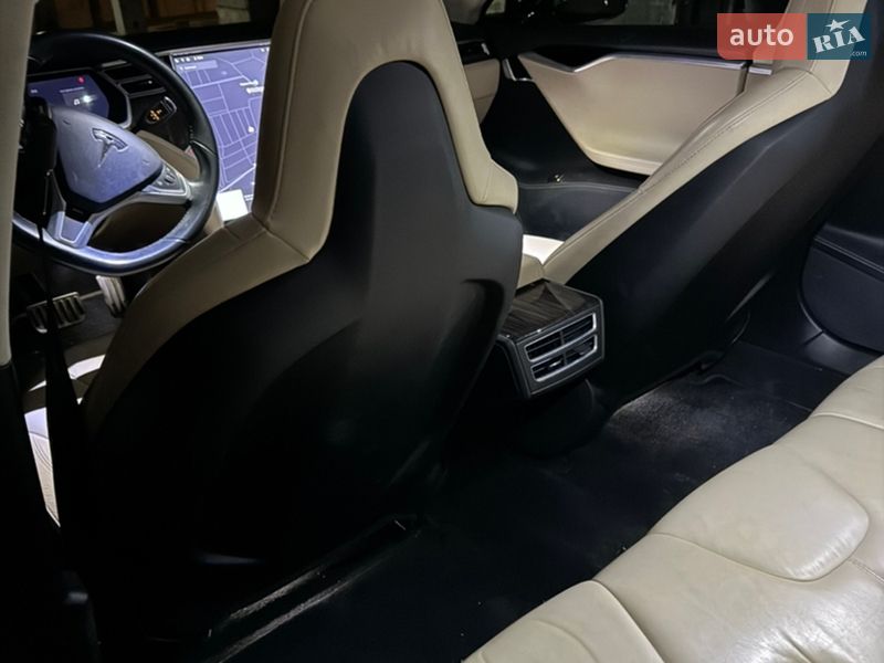 Ліфтбек Tesla Model S 2013 в Одесі