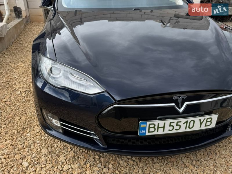 Ліфтбек Tesla Model S 2013 в Одесі