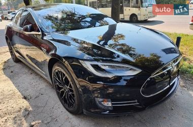 Лифтбек Tesla Model S 2014 в Львове