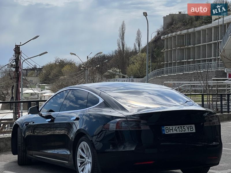 Ліфтбек Tesla Model S 2017 в Одесі фото 11 Ліфтбек Tesla Model S 2017 в Одесі