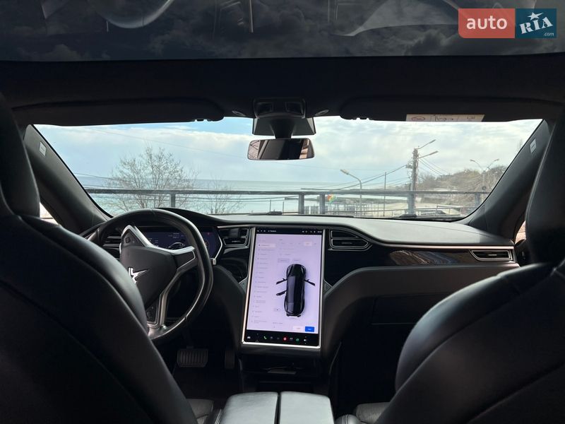 Ліфтбек Tesla Model S 2017 в Одесі фото 15 Ліфтбек Tesla Model S 2017 в Одесі