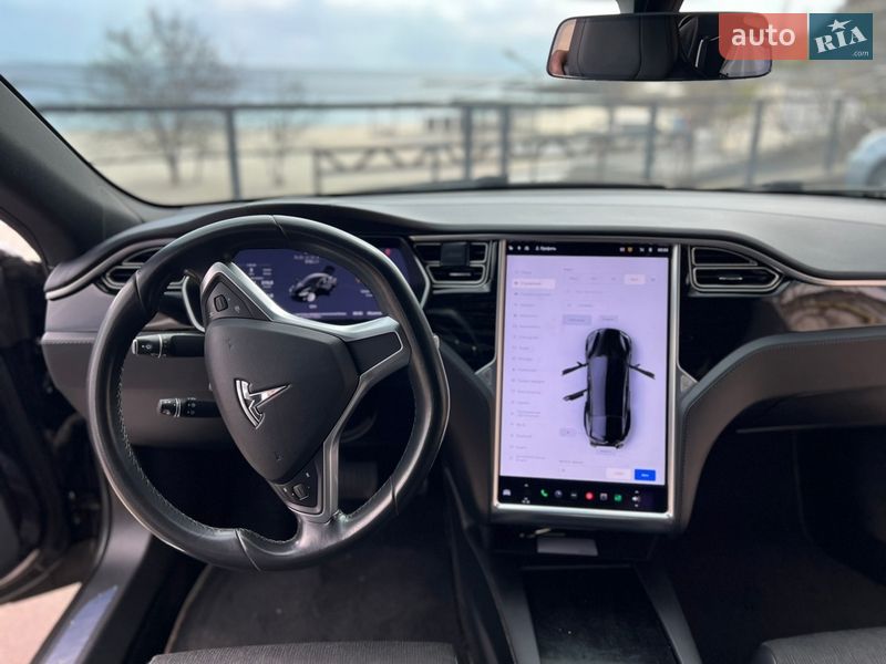Ліфтбек Tesla Model S 2017 в Одесі фото 16 Ліфтбек Tesla Model S 2017 в Одесі