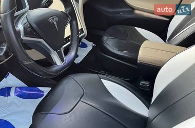 Ліфтбек Tesla Model S 2013 в Львові