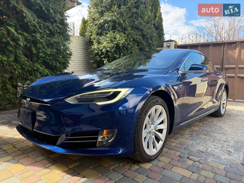 Tesla Model S 2018