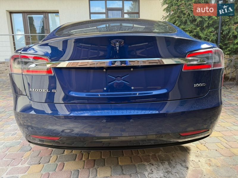 Лифтбек Tesla Model S 2018 в Харькове