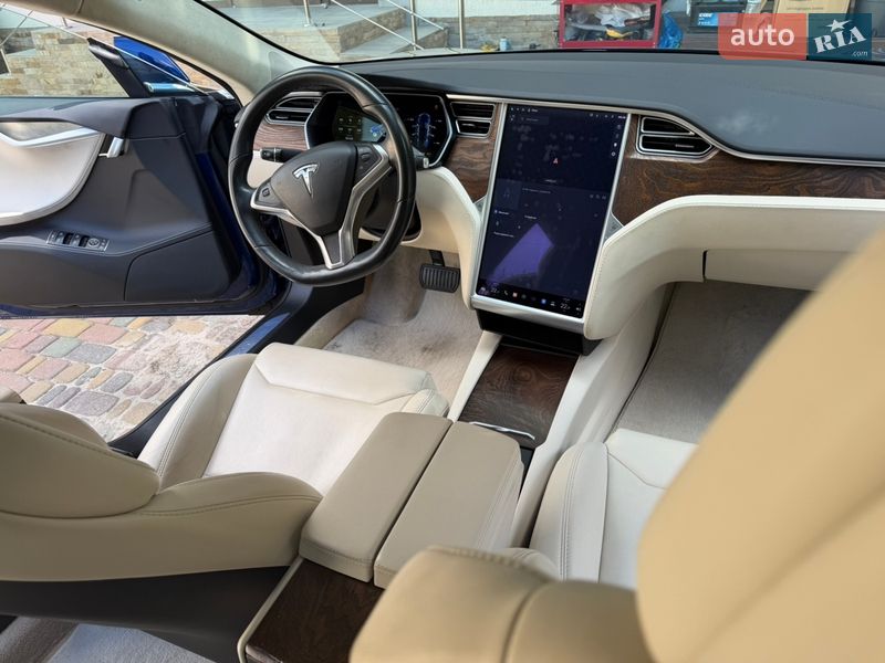 Лифтбек Tesla Model S 2018 в Харькове