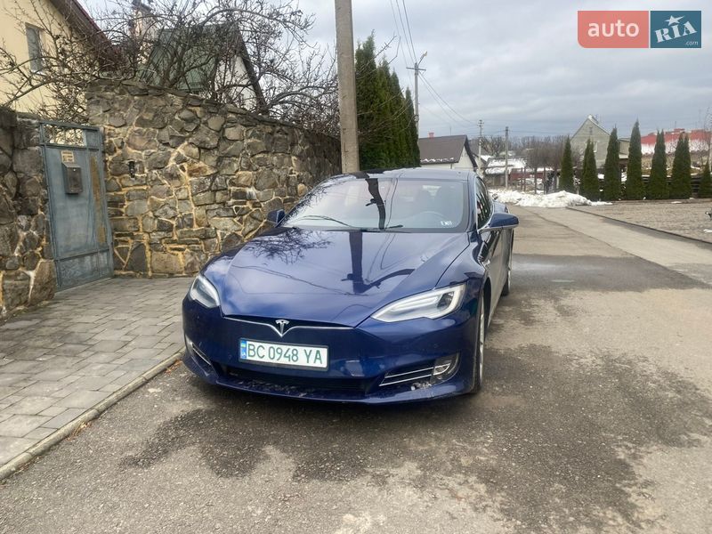 Ліфтбек Tesla Model S 2017 в Самборі