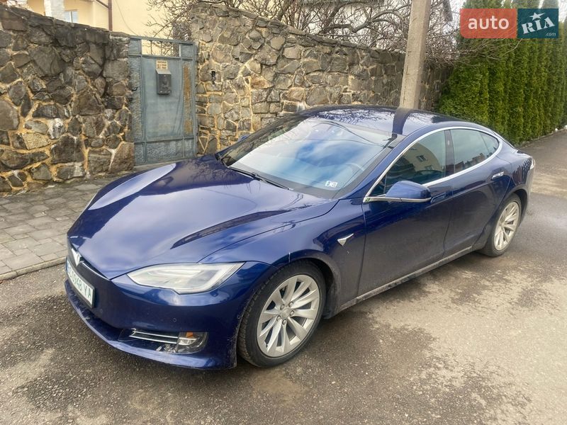 Ліфтбек Tesla Model S 2017 в Самборі