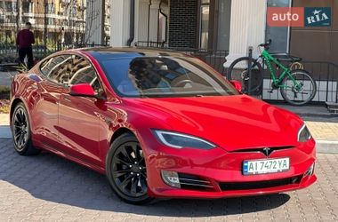 Лифтбек Tesla Model S 2016 в Софиевской Борщаговке