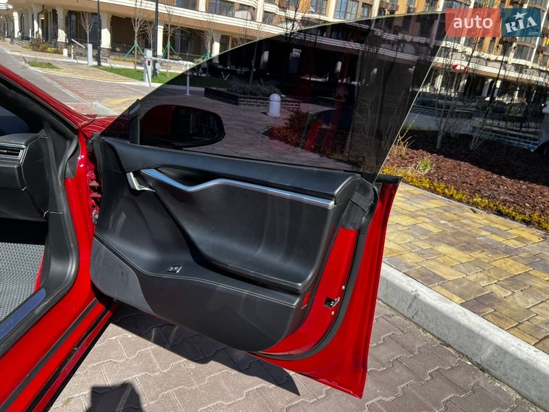 Ліфтбек Tesla Model S 2016 в Софіївській Борщагівці фото 25 Ліфтбек Tesla Model S 2016 в Софіївській Борщагівці