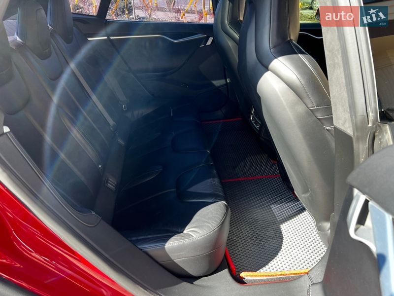 Ліфтбек Tesla Model S 2016 в Софіївській Борщагівці фото 45 Ліфтбек Tesla Model S 2016 в Софіївській Борщагівці