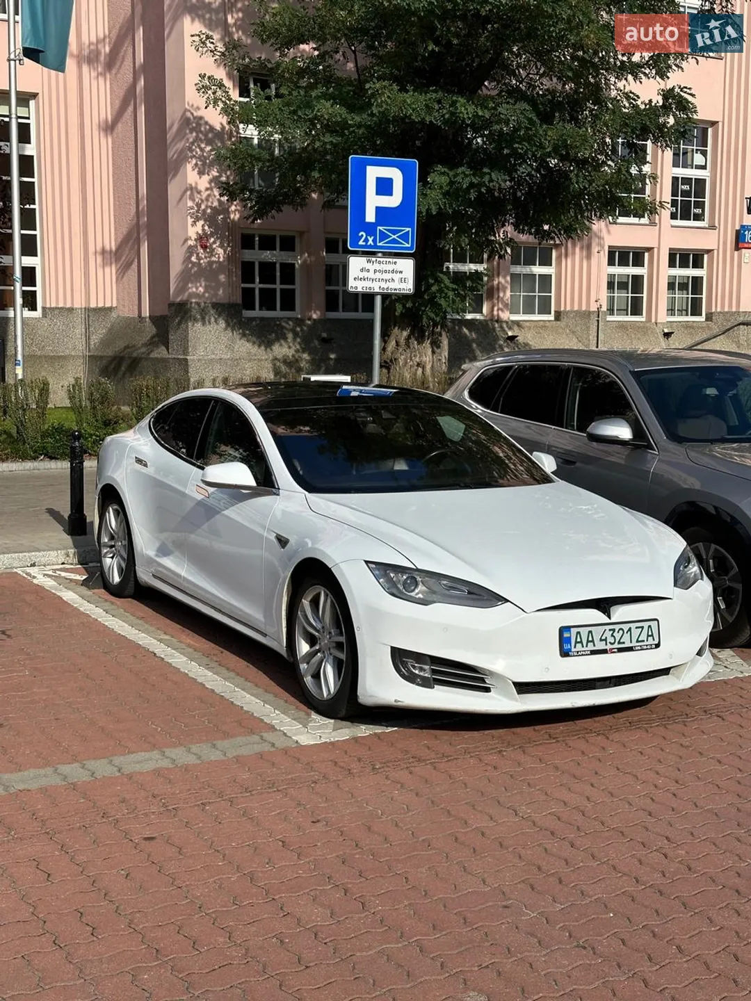 2015 Tesla Model S - мініатюра 4