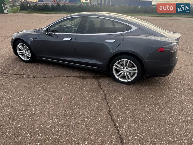 Ліфтбек Tesla Model S 2015 в Одесі фото 7 Ліфтбек Tesla Model S 2015 в Одесі